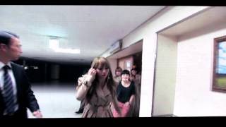 120817 I'm Busy (video) - 2NE1