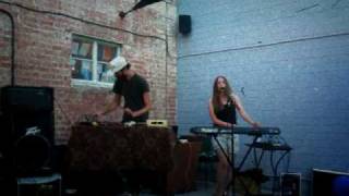 White Hinterland - Icarus (live)