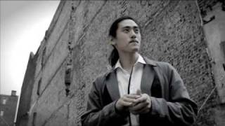 Тео Ю в трейлере "Innocent When You Dream" на английском языке