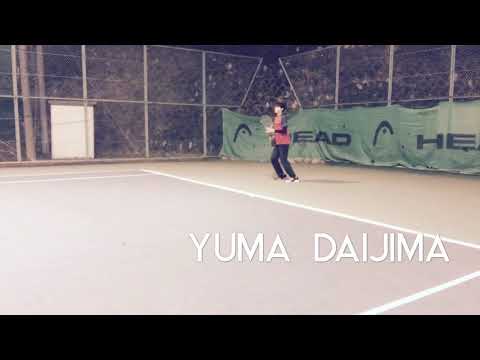 Yuma Daijima practicing the upper body stability during the forehand stroke