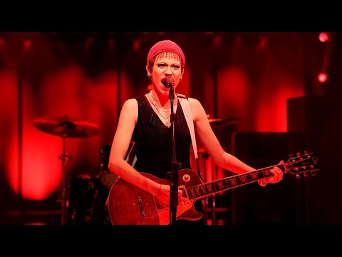 Melani imita a The Cranberries en "‘Zombie" - Tu Cara Me Suena