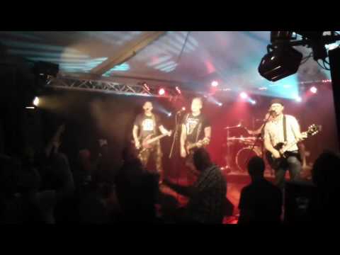 Gewohnheitstrinker (Oi Punk Freiburg) Trinken um zu vergessen live @ Frankenpogo 2016