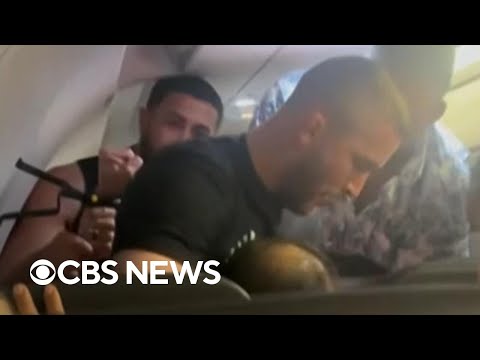 Former MMA fighter prevents man from opening plane emergency exit door during flight