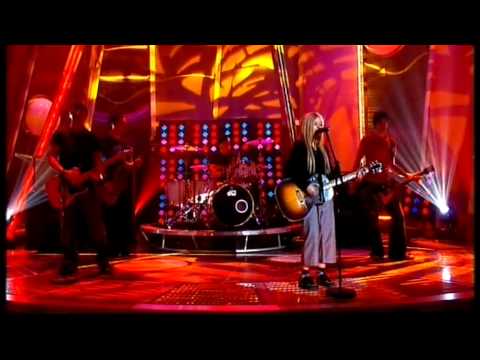 Avril Lavigne - Nobodys Home - Live @ Saturday Night Takeaway [09.10.2004] [HQ]