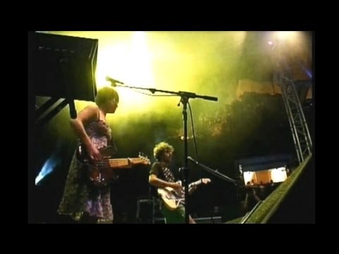 Triángulo de Amor Bizarro - Quiénes son los curanderos (directo, 2007)