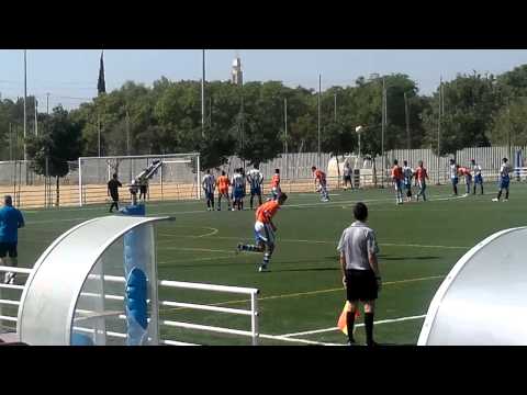 Portero del CD San Jeronimo parando el 2º penalti