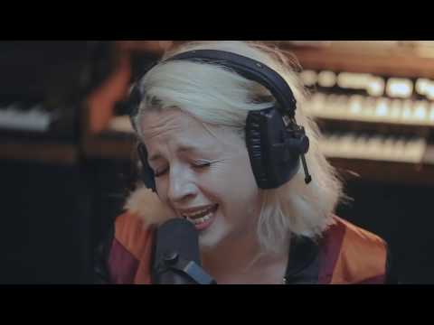 Izo FitzRoy - Red Line (Live Studio Session)