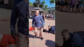 Nos atacan los zombies 🧟‍♂️🧟‍♀️ #zombieshorts #miedo #alfredolarin