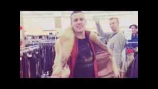 &quot;Are you Lenny Kravitz?&quot; in a Japanese Thrift Shop