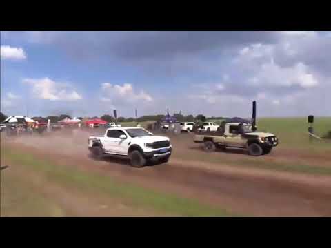 Ford Ranger Raptor vs Toyota LandCruiser!🔥💯🙌🏽 #race #landcruiser #fordrangerraptor #speed #toyota