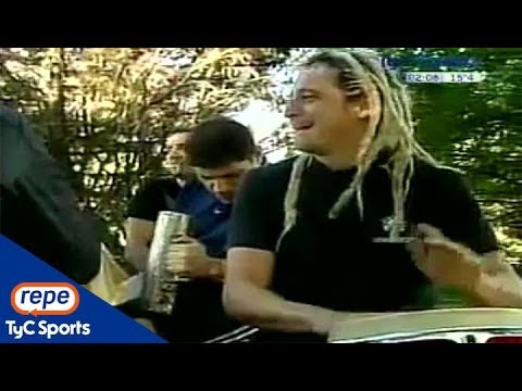 Los Auténticos Decadentes cantaron en Hay Equipo sus canciones de cancha