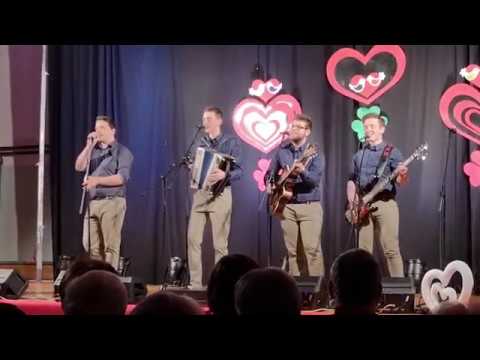 Ansambel VEZ - Kiss me