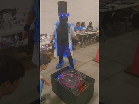 MAX! 🗡🌀 #xtremedash #max #beybladex #beyblade #kamenx #bladerx #jaxoncross #ekusu #cosplay #anime