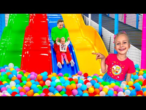 Ja Ja Erste auf dem Spielplatz + Luftballon Lied 2 (Spanien) + Der Boden ist Wasser 🎈