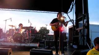 The Whigs - &quot;Right Hand On My Heart&quot; Live