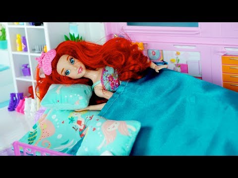 Barbie Little Mermaid Ariel Evening Routine Princess Bedroom with Frozen Elsa.