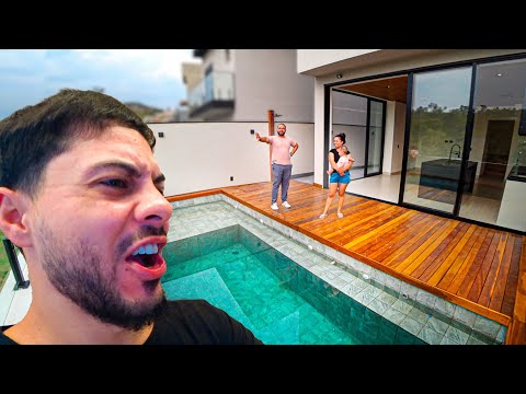 THAINÁ WANTS TO EXCHANGE OUR HOUSE FOR THIS NEW ONE WITH A POOL😬