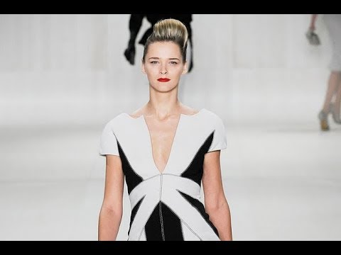 ELIE SAAB Fall 2009/2010 Paris - Fashion Channel