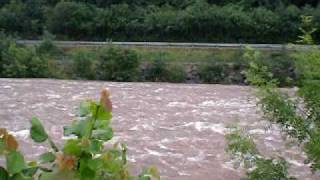preview picture of video 'Crecida rio Nalón - Pola de Laviana (2/3)'