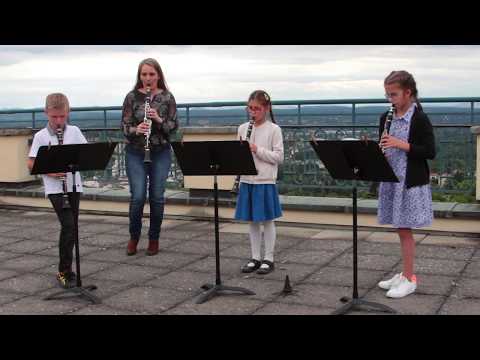 La classe de clarinettes sur la terrasse de la maison Barante