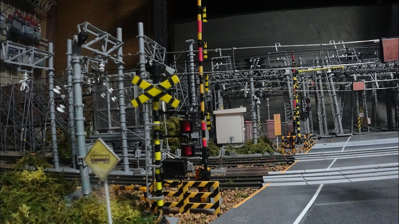 鉄道模型　青山街道踏切  Long wait Railroad crossing