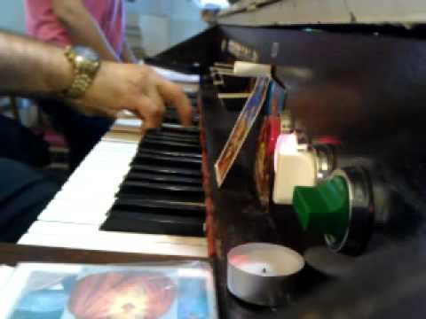 KH097A 130520 NAGY AZ ÚRISTEN  NAGY AZ Ő JÓSÁGA MERT MA SZENTLELKE 18:38 PKH ÉH07