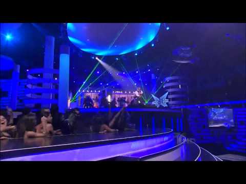 Daddy Yankee - Pose (Live at The Latin Billboard 2009)