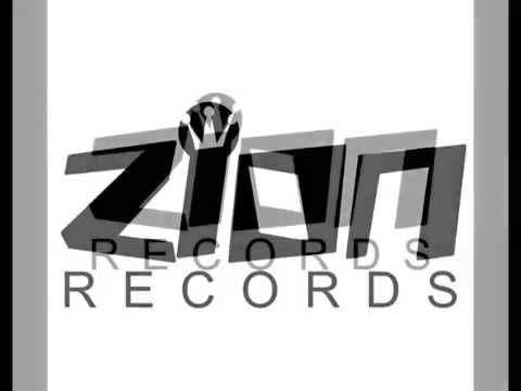 Rasta Squad mixtape vol.2 "Roluj Skręta" - PROMOMIX (Zion Records 2012r.)