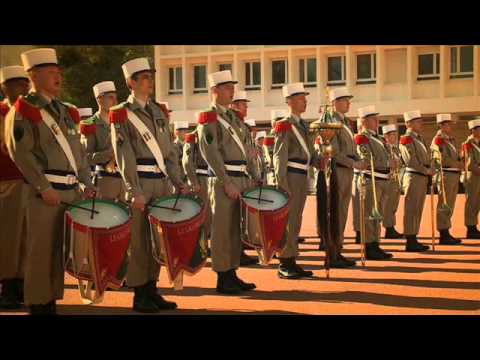 download lagu mp3 mp4 Au Caid, download lagu Au Caid gratis, unduh video klip Au Caid
