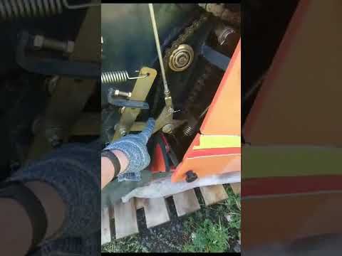 Как доставать колеса из пресс-подборщика.