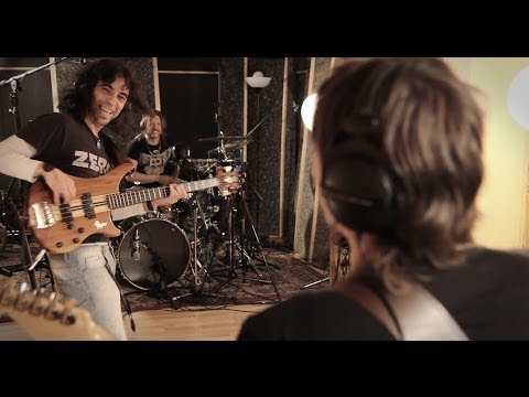 Video thumbnail for Los Hermanos