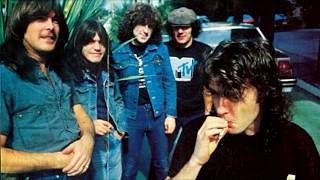 What&#39;s Next To The Moon (Español/Inglés) - AC/DC