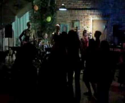 Mam tu zustat nebo jit