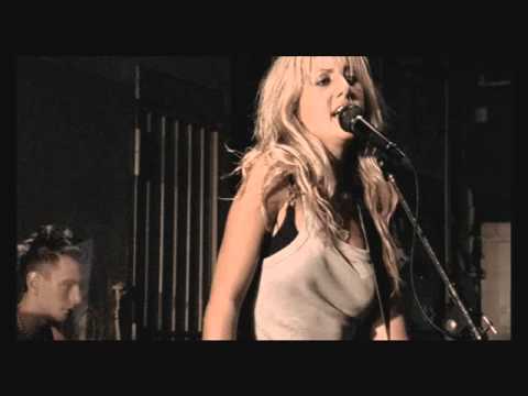 Gazosa - Nessuno Mi può Giudicare feat. Tormento dei Sottotono