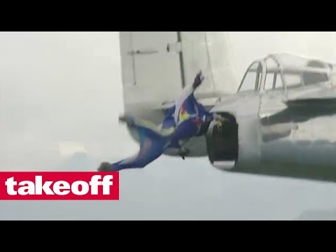 Felix Baumgartner´s Crazy Aerotow Behind a B-25 Bomber