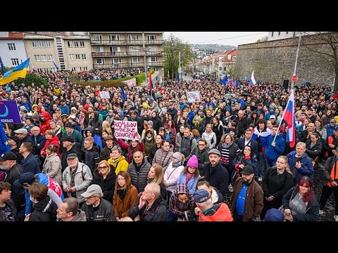 Video Thumbnail: Crowds in Bratislava reject Fico plan to scrap overseas voting