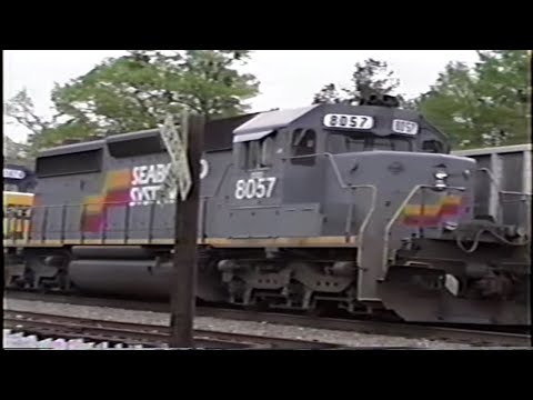 CSX Freight Train R685 Departs With 3 SD40-2s [1991 Vintage CSX]