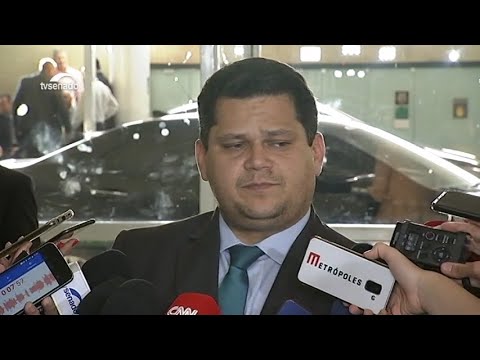 Davi anuncia acordo para manter veto e analisar projetos que regulamentam orçamento impositivo