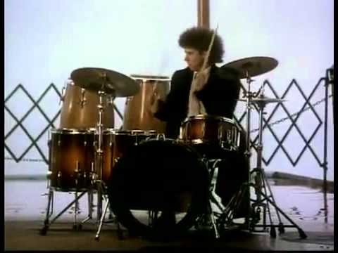 Videoclip de Let the River Run (Remastered 2004) — Carly Simon