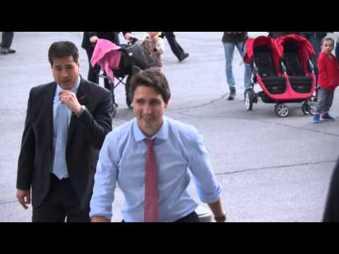 Exclusivo: Justin Trudeau chega à Torre da Paz em Ottawa