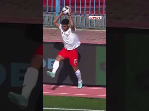 🇷🇺 INSOLITE ! La longue touche improbable qui termine en but en D2 russe ! #shorts #football