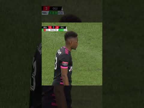 “Look at me.” 🇭🇳🧤 #honduras #soccer #concacaf #futbol #save