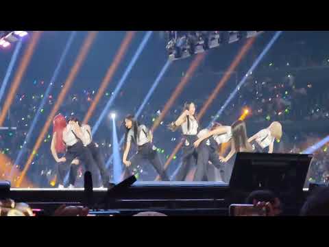 NMIXX - Aju Nice (Seventeen Cover) KCON LA 2022 Concert (8/21/22) Fancam