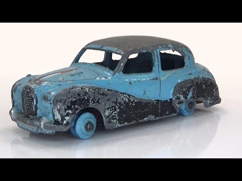 Dinky renovation of Austin Somerset Saloon No. 40J. Deluxe version. Diecast model toy.