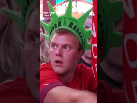Norway's 'Viking row' invades Times Square
