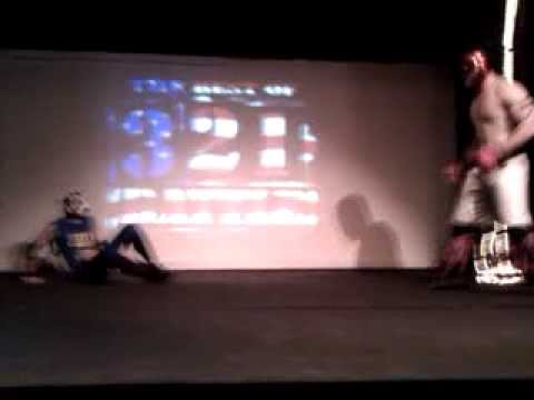 El Chango Blanco vs The Bluchadore. LOUDEST Crowd Ever!!!!! 321 Battle