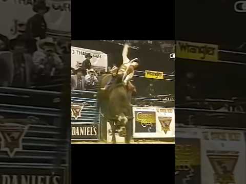🇺🇲 Chris Shivers 🆚 Tony Lama Boots - 97 PBR Finals (92.5 pts) #shorts #rodeo #sports #agro
