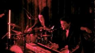 Leyan - Lowdown - live im Rosis Berlin am 15.02.2013 - HD