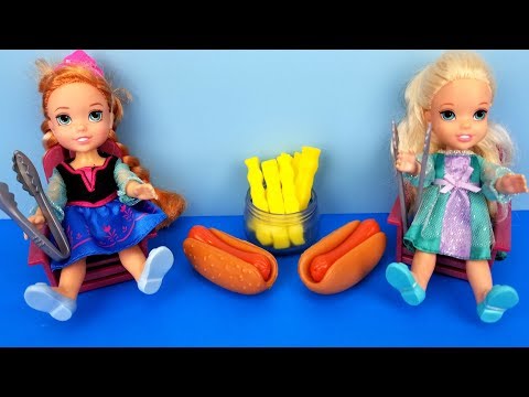 Barbecue ! Elsa and Anna toddlers - BBQ contest - Barbie - ketchup - hotdog burgers - picnic - food