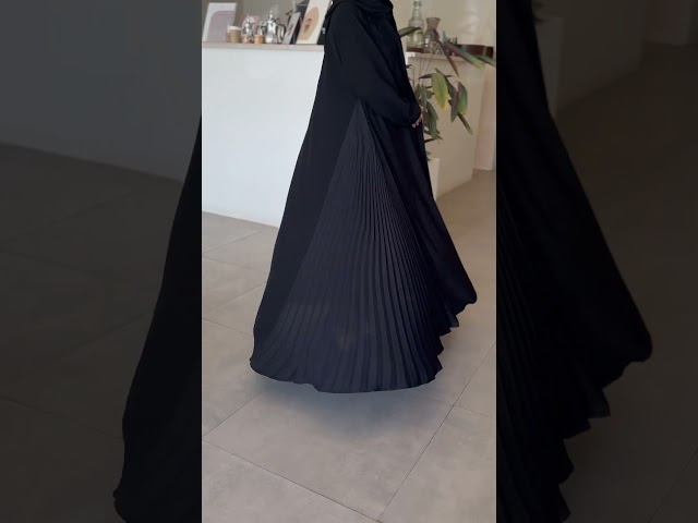 عبايه  كسرات من الجوانب كلوش #146